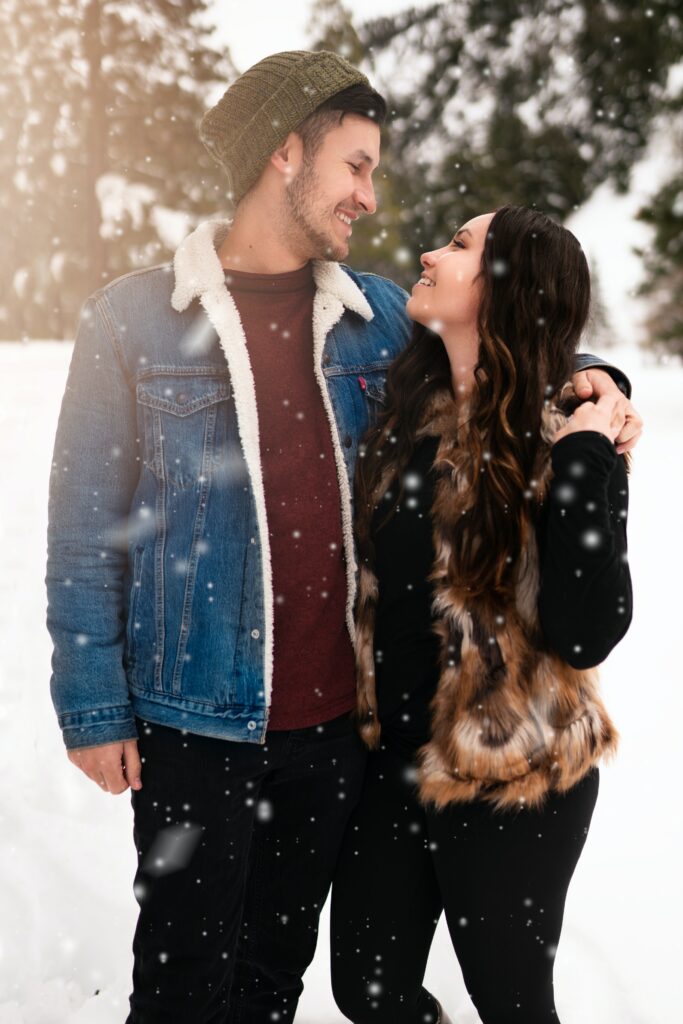 Christmas photoshoot ideas in the snow
